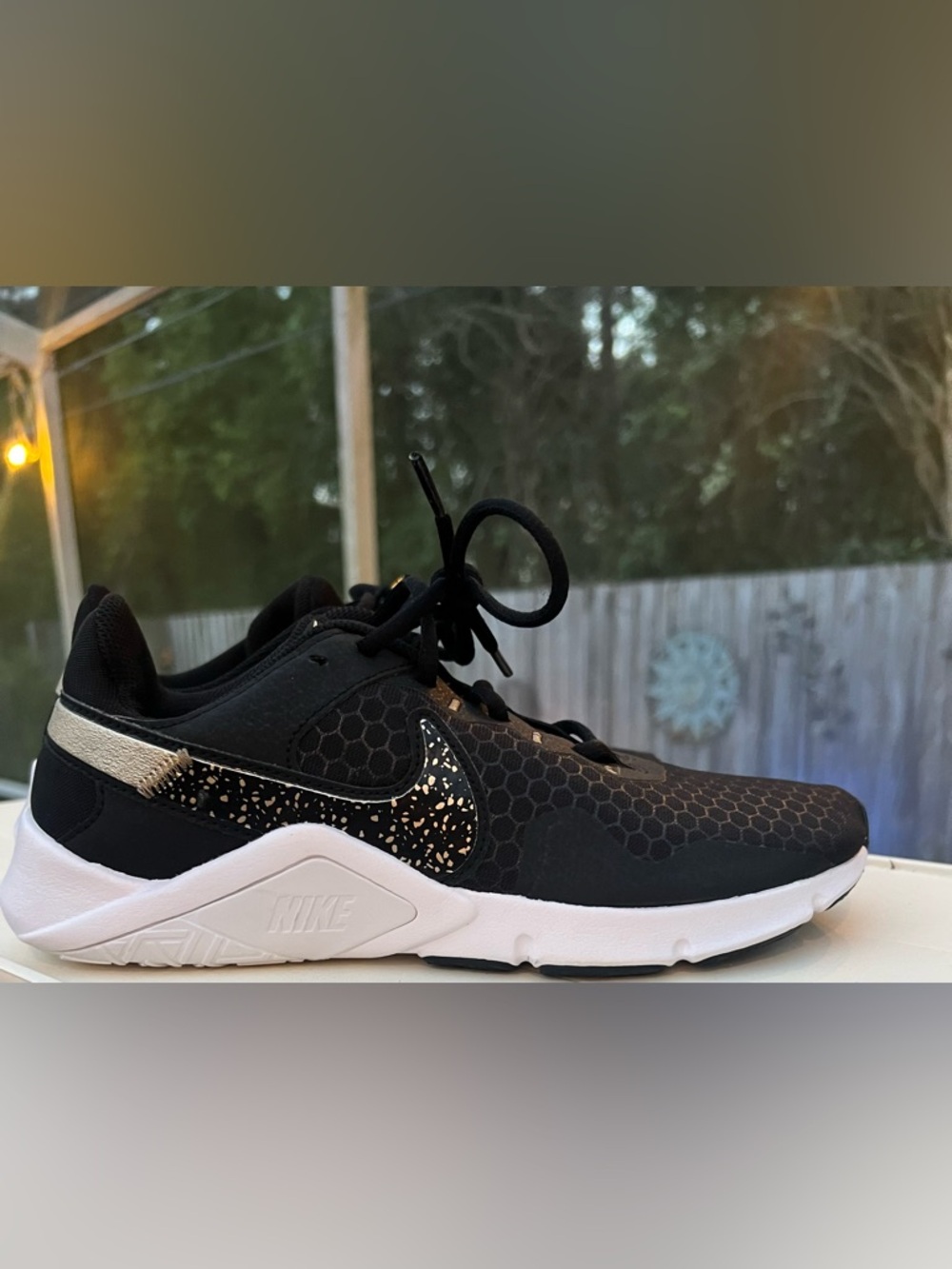 Nike Black NWOT Running Sneakers White Midsole Gold-Speckled Swoosh 8.5W Baddie - Picture 10 of 11